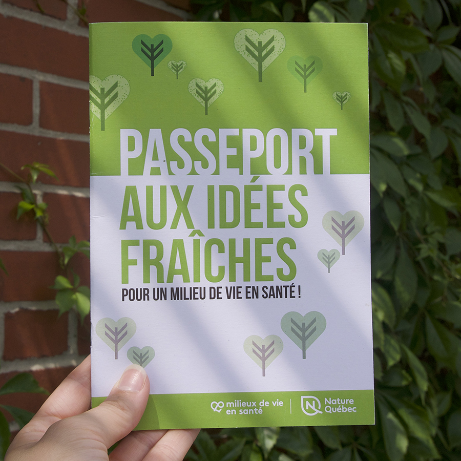 Photo du guide du passeport aux idées fraîches sur fond végétal